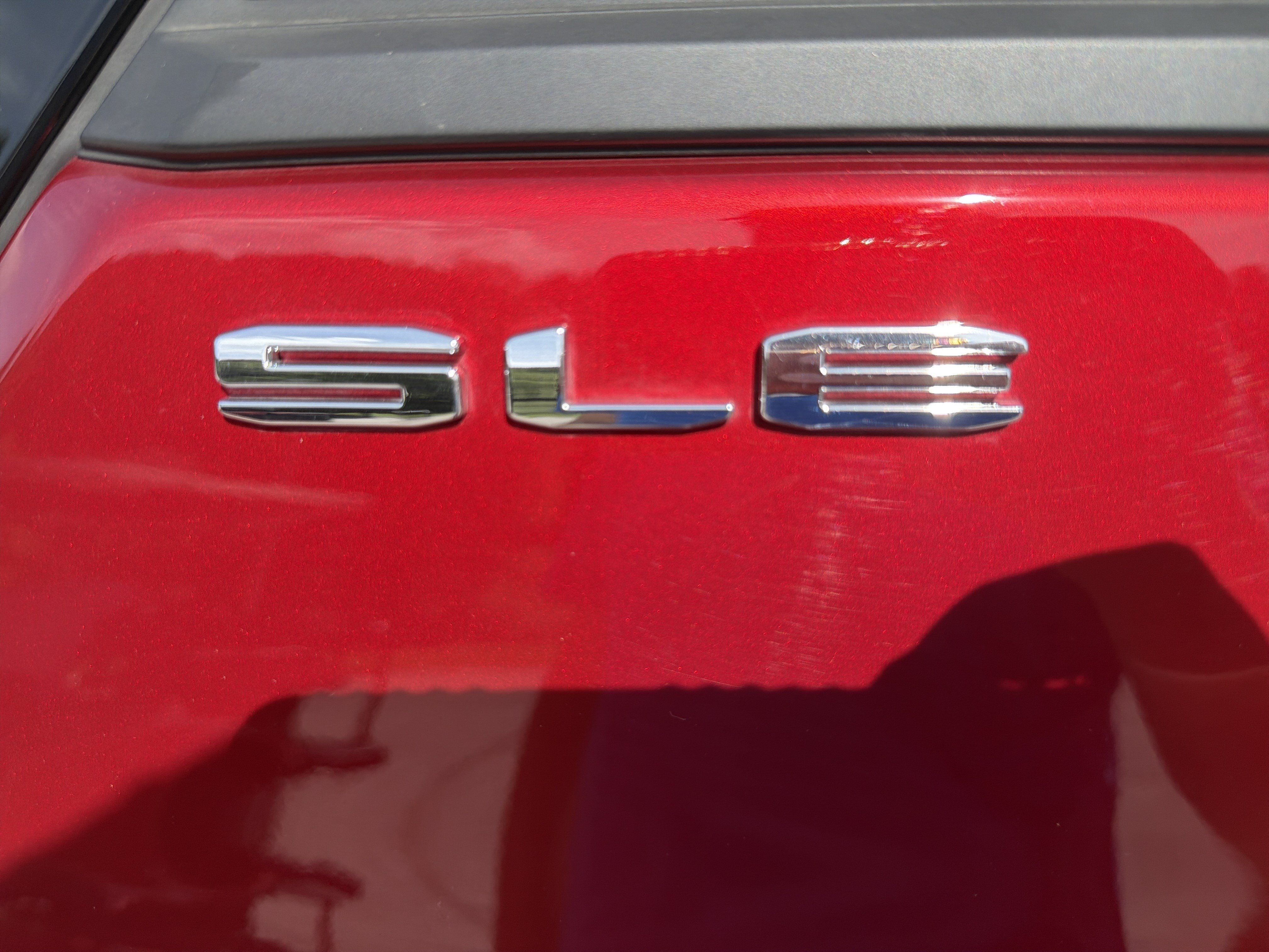 Used 2024 GMC Terrain SLE w/ Driver Convenience Package AWD/4WD image 10