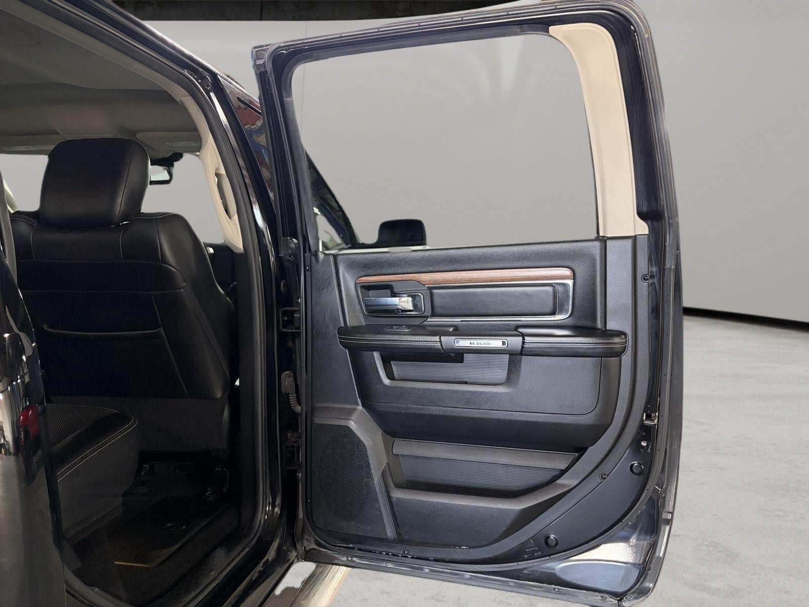 Used 2014 RAM 1500 Laramie AWD/4WD image 17