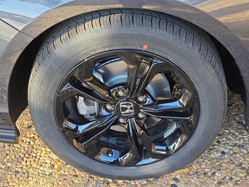 New 2025 Honda Accord SE image 5