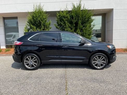 Certified 2019 Ford Edge Titanium w/ Equipment Group 301A AWD/4WD image 5