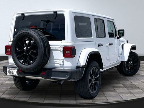 Certified 2025 Jeep Wrangler Unlimited Sahara w/ Safety Group image 22