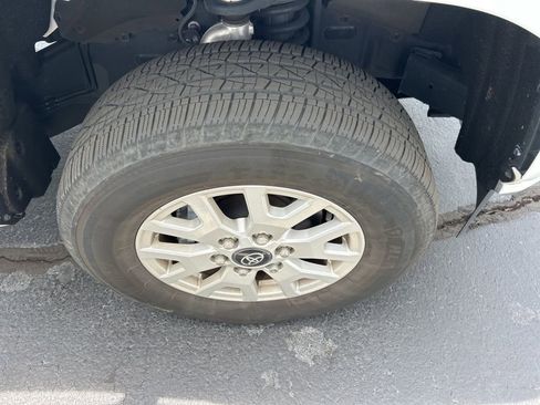 Used 2024 Toyota Tacoma SR5 image 2