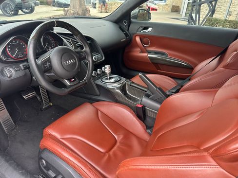Used 2010 Audi R8 V10 image 6