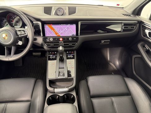 Used 2026 Porsche Macan AWD/4WD image 28