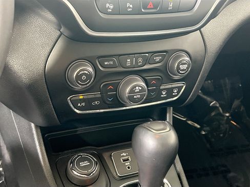 Used 2023 Jeep Cherokee Altitude Lux w/ Lux Elite Package AWD/4WD image 16
