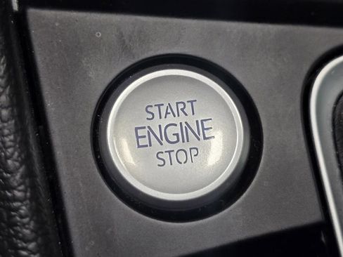 Used 2023 Volkswagen Jetta SE FWD image 31