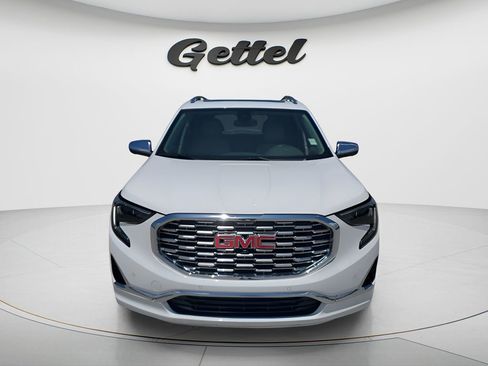 Used 2020 GMC Terrain Denali w/ Denali Premium Package FWD image 2