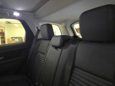 Certified 2025 Land Rover Discovery Sport S image 18