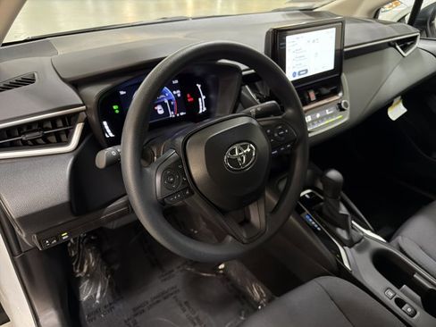 Used 2026 Toyota Corolla LE image 13