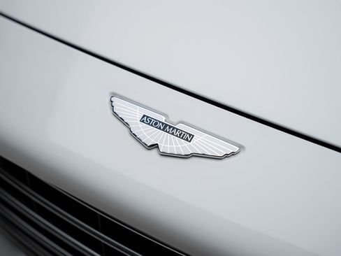Used 2023 Aston Martin DBX AWD/4WD image 13
