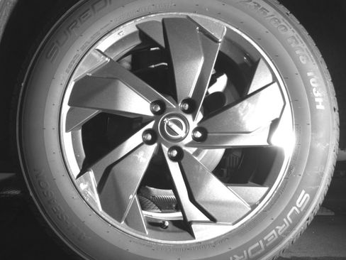 Used 2025 Nissan Rogue SV AWD/4WD image 17