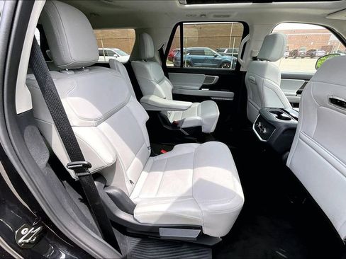 Certified 2025 Ford Expedition Platinum AWD/4WD image 26