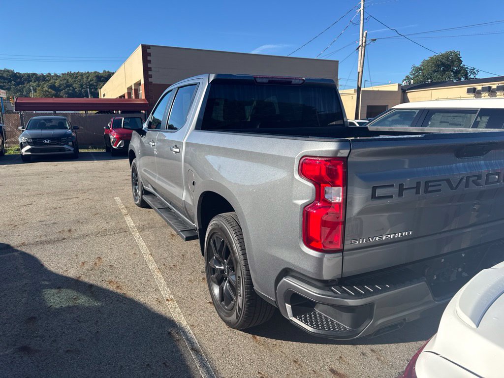 Used 2022 Chevrolet Silverado 1500 RST w/ Z71 Off-Road Package AWD/4WD image 4