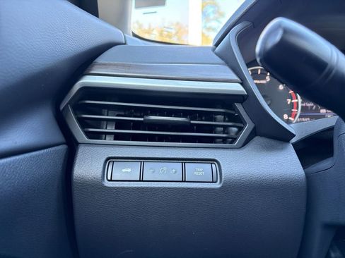 Used 2025 Nissan Altima 2.5 SV image 4