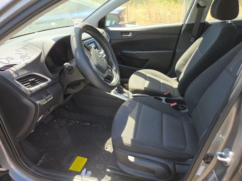 Used 2021 Hyundai Accent SE FWD image 8