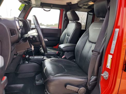 Used 2015 Jeep Wrangler Unlimited Rubicon w/ Connectivity Group AWD/4WD image 10