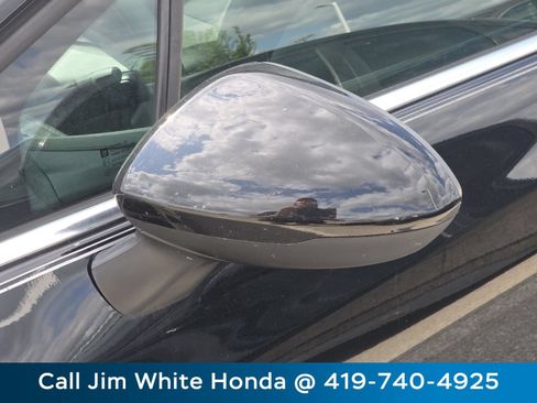 Used 2017 Chevrolet Cruze LT w/ Sun And Sound Package FWD image 14