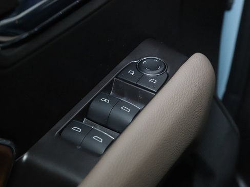 Used 2026 GMC Canyon Denali AWD/4WD image 16