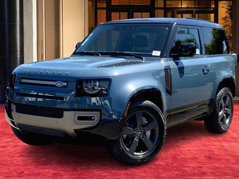 New 2025 Land Rover Defender 90 X-Dynamic SE image 1