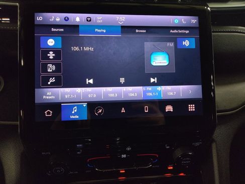 Used 2022 Jeep Grand Cherokee Limited 4xe image 25