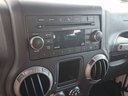 Used 2015 Jeep Wrangler Sport AWD/4WD image 17