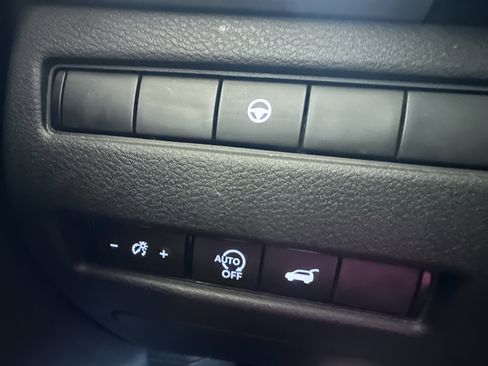 Used 2024 Nissan Rogue SV AWD/4WD image 54