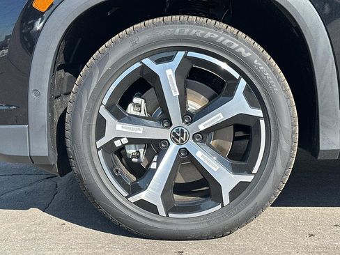 New 2025 Volkswagen Tiguan SE AWD/4WD image 6
