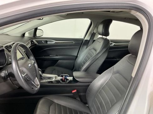 Used 2016 Ford Fusion SE w/ Equipment Group 502A FWD image 10