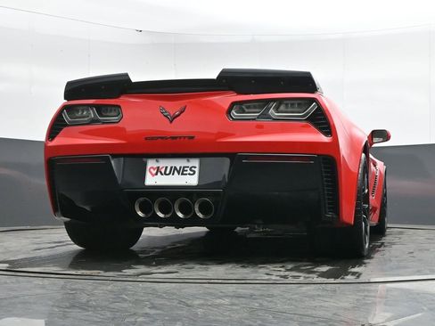 Used 2015 Chevrolet Corvette Z06 w/ 3LZ Preferred Equipment Group image 35