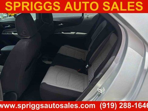 Used 2021 Chevrolet Equinox LS w/ LS Convenience Package FWD image 3