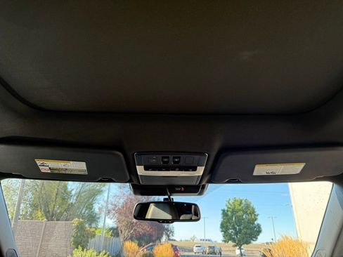 New 2025 Mitsubishi Outlander SEL image 18