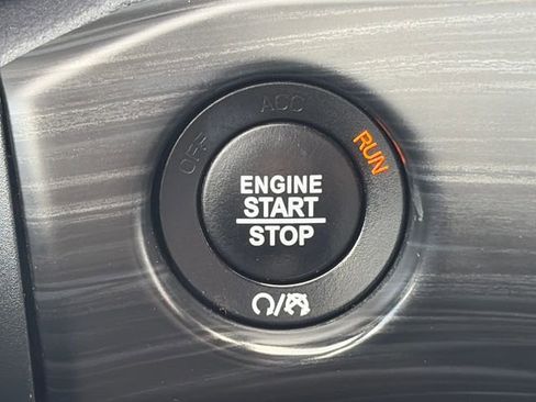 Used 2020 Jeep Grand Cherokee Laredo AWD/4WD image 45
