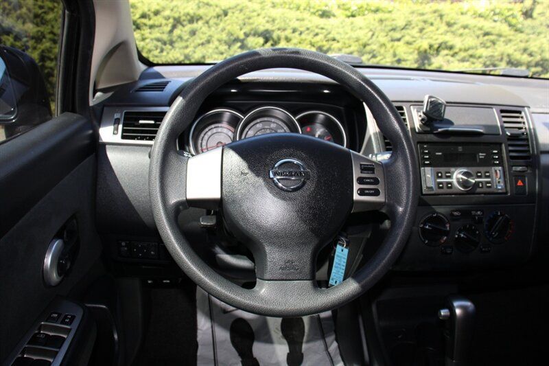 Used 2011 Nissan Versa 1.8 S w/ Plus Pkg FWD image 17