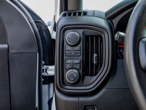 Used 2025 Chevrolet Silverado 2500 Custom w/ Custom Value Package image 20