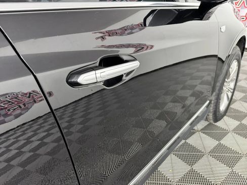 Used 2017 Cadillac XT5 Luxury w/ Driver Awareness Package FWD image 31