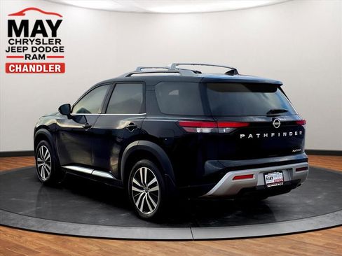 Used 2024 Nissan Pathfinder Platinum w/ Cargo Package image 18