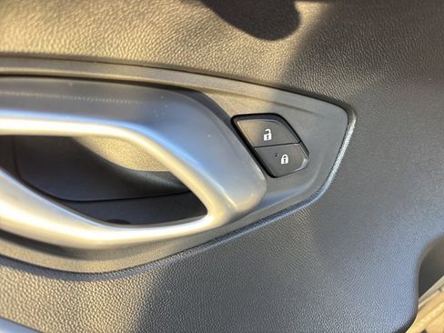 Used 2022 Chevrolet Camaro LT image 19