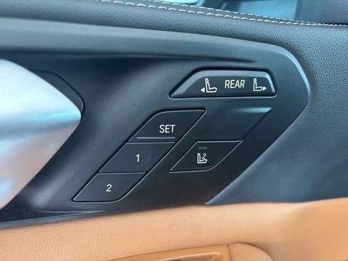 Used 2026 BMW X7 xDrive40i w/ Premium Package AWD/4WD image 14