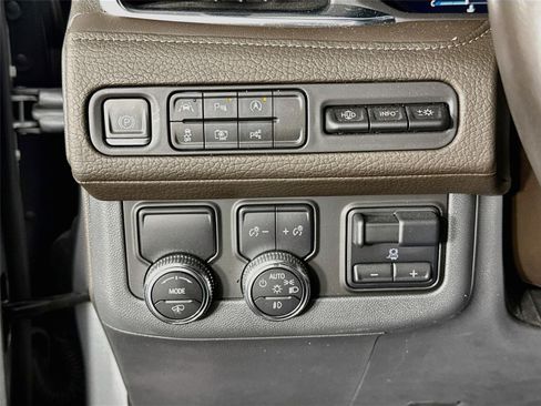 Certified 2024 GMC Yukon Denali w/ Advanced Technology Package RWD image 10
