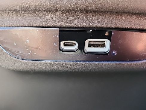 New 2026 Chrysler Pacifica Select image 5