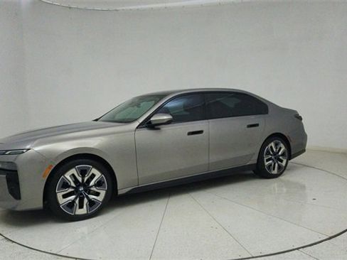 Used 2024 BMW 740i image 64