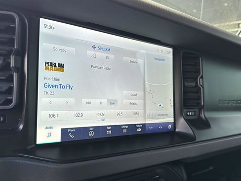 Certified 2023 Ford Bronco Everglades image 21