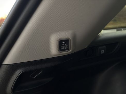 Used 2023 Jeep Grand Cherokee Limited image 48