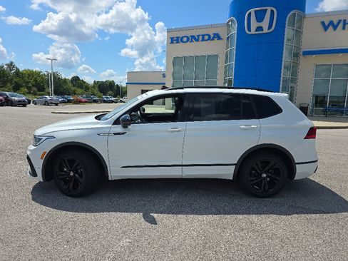 Used 2024 Volkswagen Tiguan SE R-Line AWD/4WD image 11