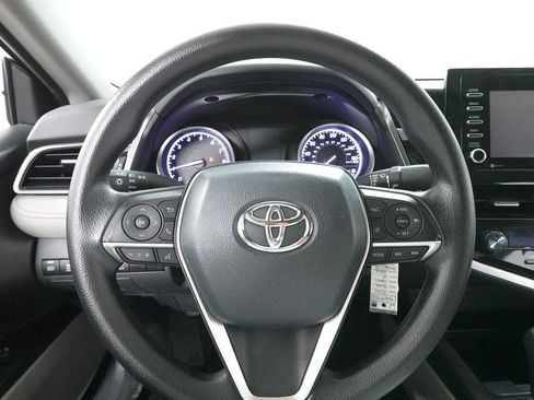 Used 2022 Toyota Camry LE FWD image 12
