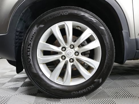Used 2011 Kia Sorento LX w/ Convenience Pkg AWD/4WD image 9