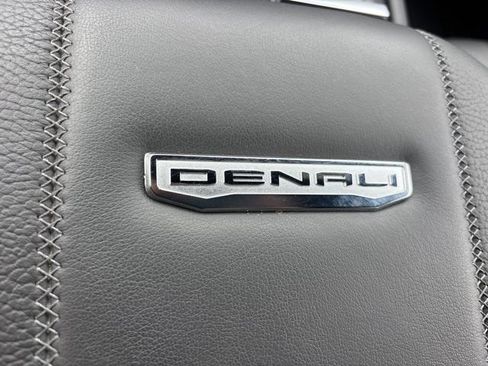 Used 2025 GMC Yukon XL Denali AWD/4WD image 41