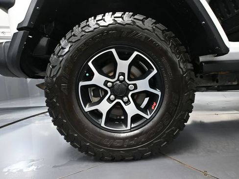 Used 2022 Jeep Wrangler Unlimited Rubicon w/ Cold Weather Group AWD/4WD image 15