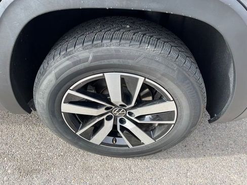 Used 2021 Volkswagen Atlas SE image 18