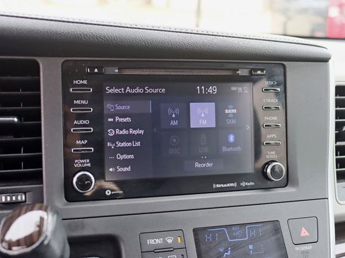 Used 2018 Toyota Sienna XLE w/ XLE Navigation Package image 22